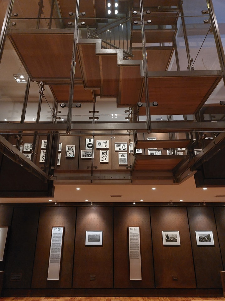 Allestimento della mostra "Mon cher Abbé Bionaz. Mario Cresci un fotografo per la Valle d'Aosta" al Castello Gamba Museo d'Arte Moderna e Contemporanea